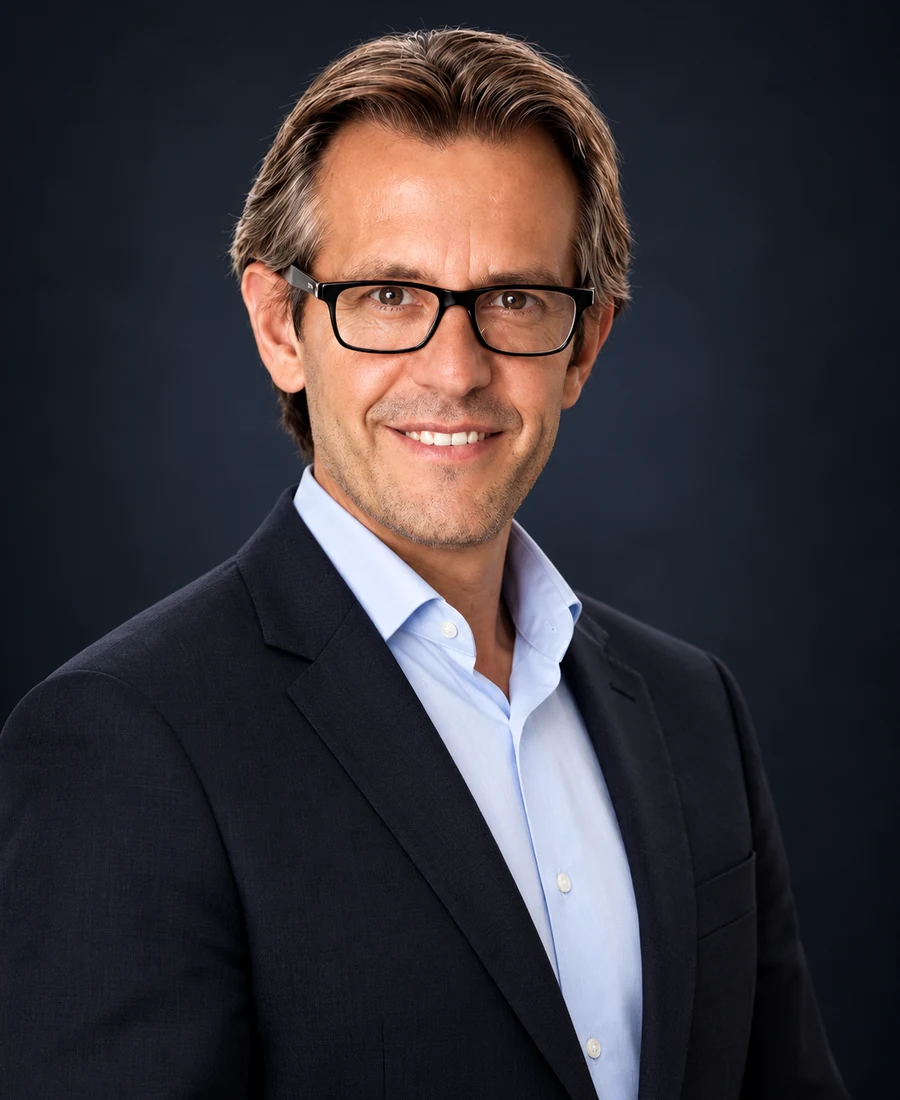 Corporate portrait of Rafael Jiménez